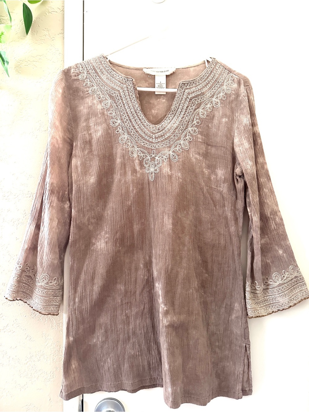 Jones New York  V-Neck Taupe Embroidered V-Neck Tunic Size Small